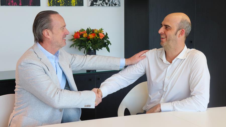 Stefaan Deblauwe succède à Ignace Cosaert en tant que CEO du Groupe Athena Graphics
