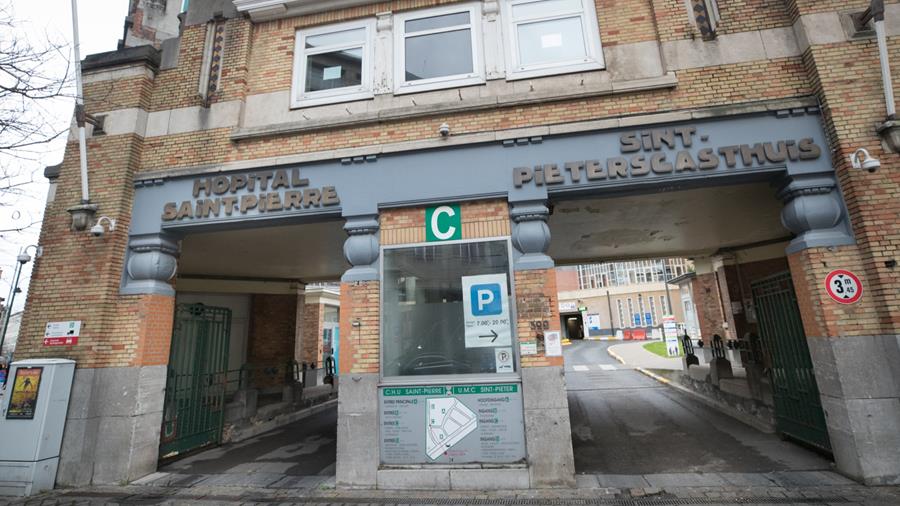 Le personnel de Saint-Pierre réclame des réponses concrètes après l'agression de soignants